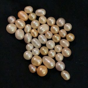 Loose pearls